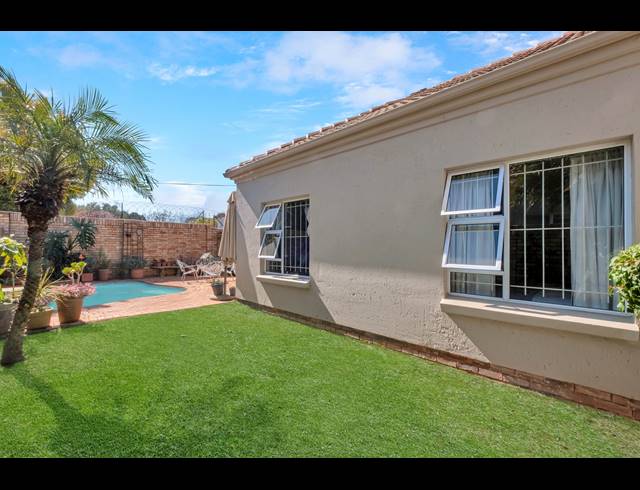 3 BEDROOM TOWNHOUSE FOR SALE IN LINDEN